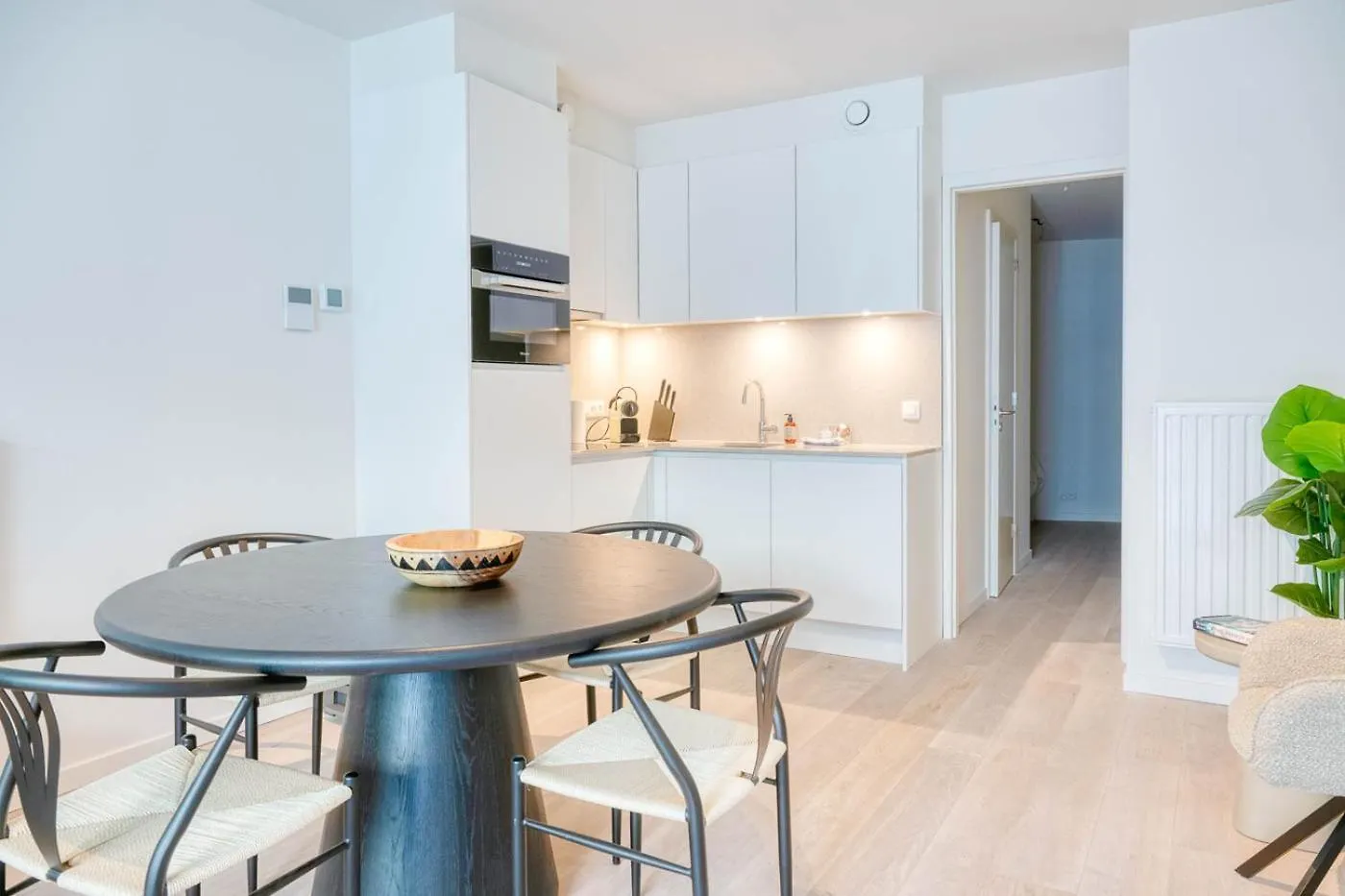 Cozy 5-Person Apartment Near The Beach In Oostende Бельгия