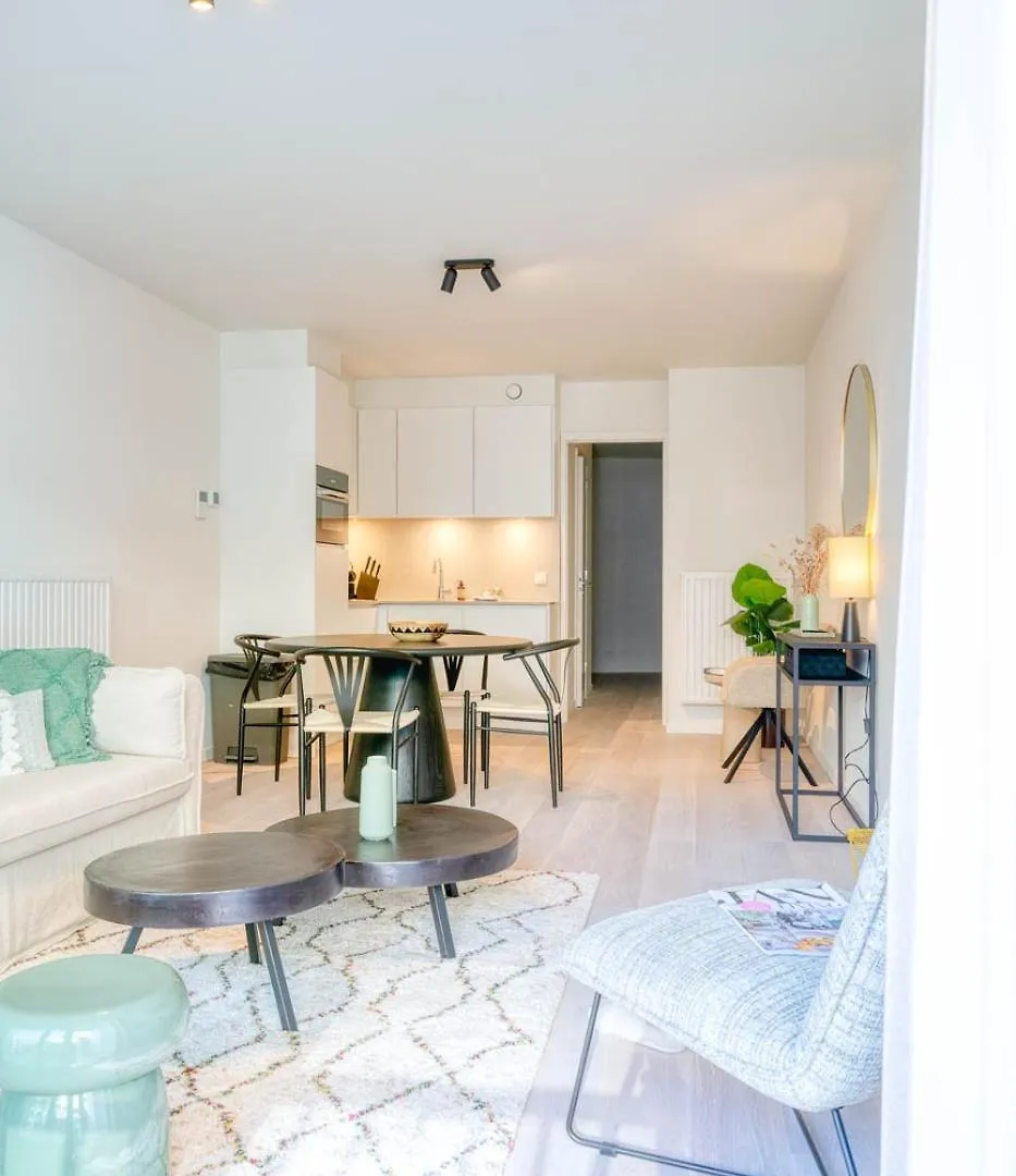 Cozy 5-Person Apartment Near The Beach In Oostende